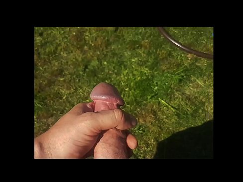❤️ Hottie si fa scopare a figa rosa è cums cun un squirt in un giardinu d'estate Pornografia dura à co.pornochaturbate.ru