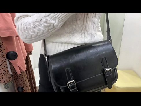 ❤️ Masturbazione publica di a ghjovana cagna FeralBerry cù un dildo in a sala di prove Pornografia dura à co.pornochaturbate.ru