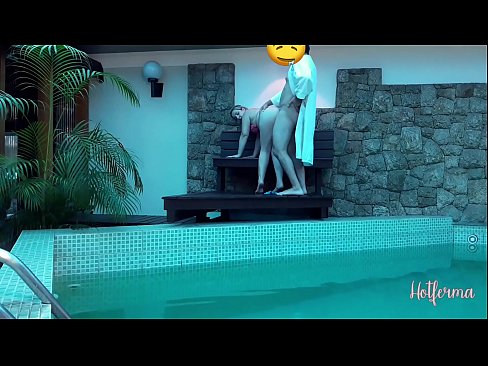 ❤️ Boss invita a cameriera à a piscina, ma ùn pudia resiste à un caldu Pornografia dura à co.pornochaturbate.ru